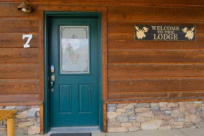 The Loose Moose Lodge #7 Winter Escape Near RMNP